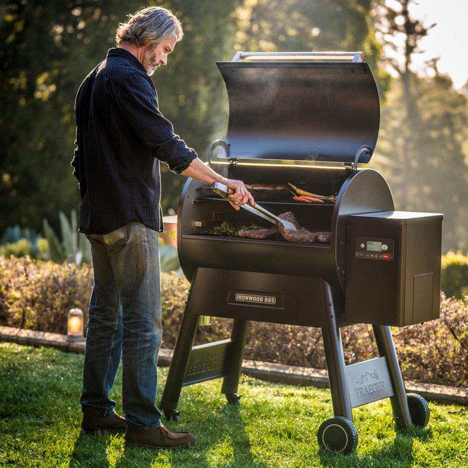 Traeger Ironwood 885 D2 Wood Pellet Grill Smoker BBQ - Free Bag of Pellets Included