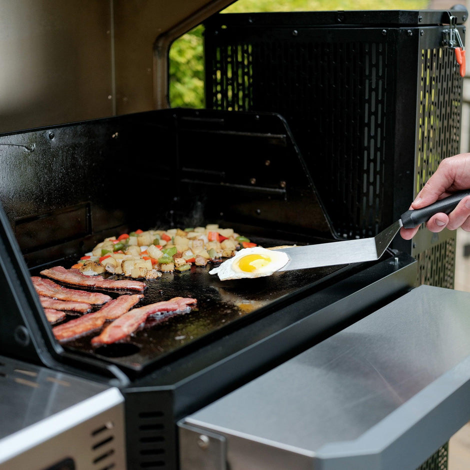 Masterbuilt 800 BBQ with Pizza Oven Attachment