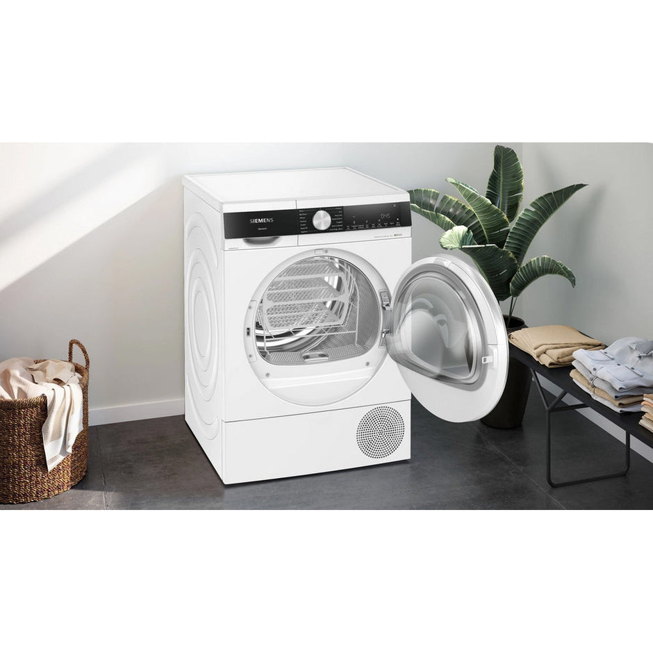 Siemens WQ45G202GB 9kg iQ500 Freestanding Heat Pump Tumble Dryer - A+++ Rated